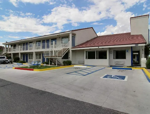 Motel 6-Albuquerque NM - Coors Road hotel detail image 3