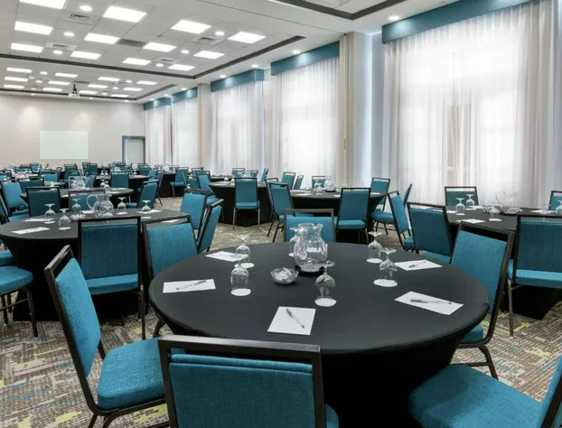 Hampton Inn & Suites Orlando Airport @ Gateway Village hotel detail image 3