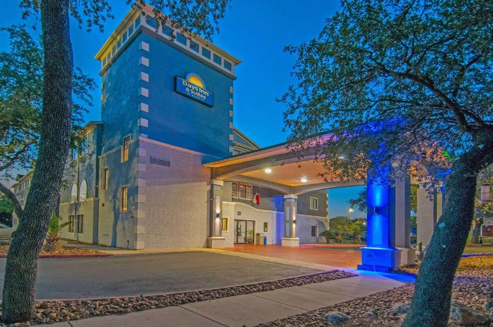 Days Inn by Wyndham Suites San Antonio North/Stone Oak hotel hero