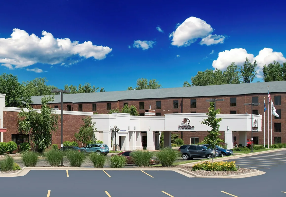 DoubleTree by Hilton Hotel Grand Rapids Airport hotel hero