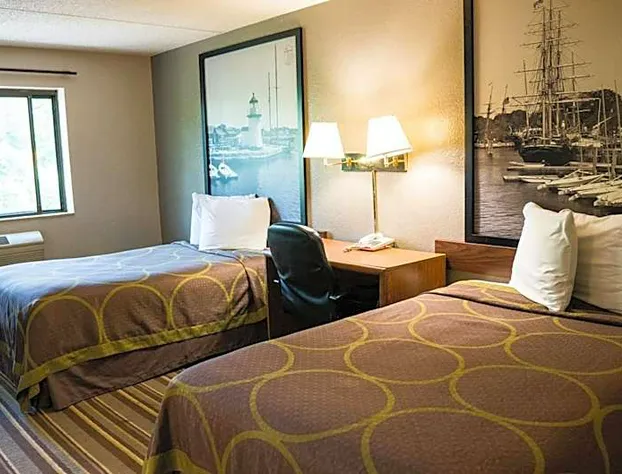 Super 8 by Wyndham Groton hotel detail image 4