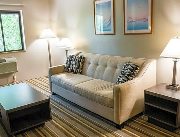 Super 8 by Wyndham Groton hotel detail image 1