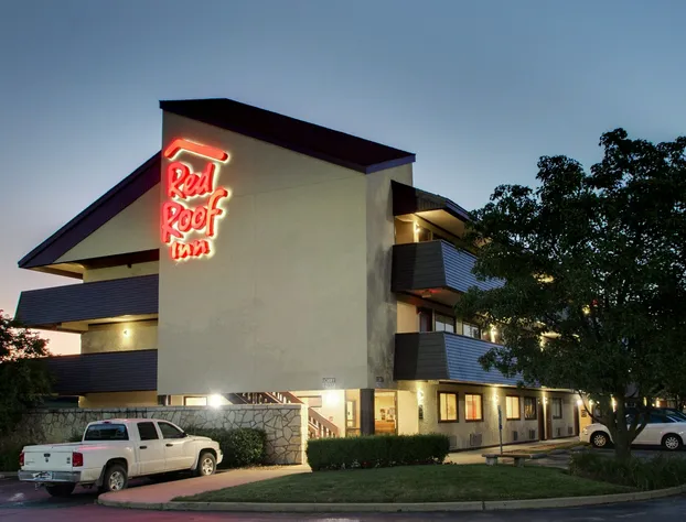 Red Roof Inn St Louis - Westport/ Maryland Heights hotel detail image 2