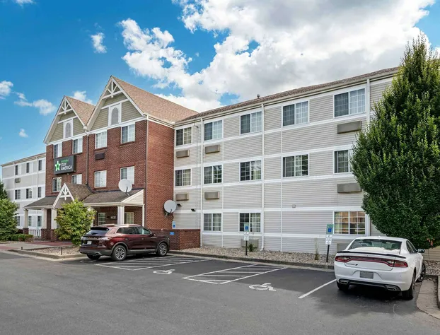 Extended Stay America Suites Cincinnati Blue Ash Reed Hartma hotel detail image 2