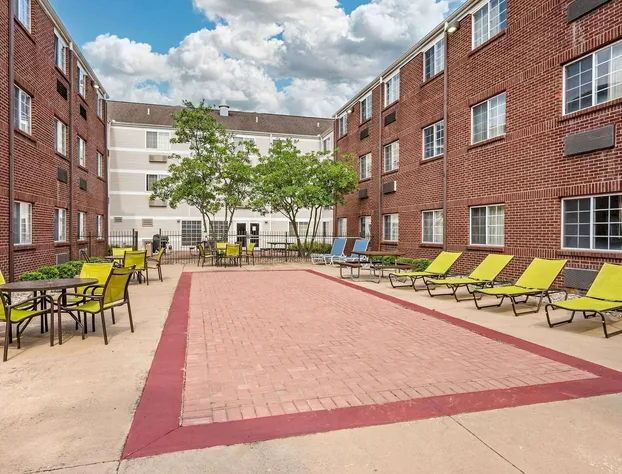 Extended Stay America Suites Cincinnati Blue Ash Reed Hartma hotel detail image 3