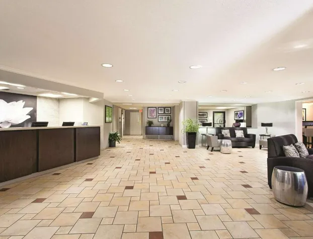 La Quinta Inn & Suites by Wyndham Miami Airport East hotel detail image 2