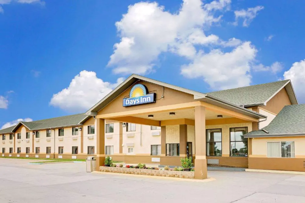 Days Inn by Wyndham North Sioux City hotel hero