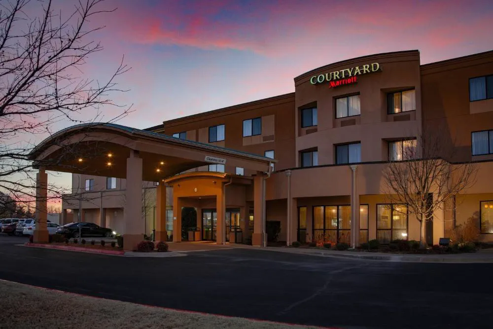 Courtyard by Marriott Norman hotel hero