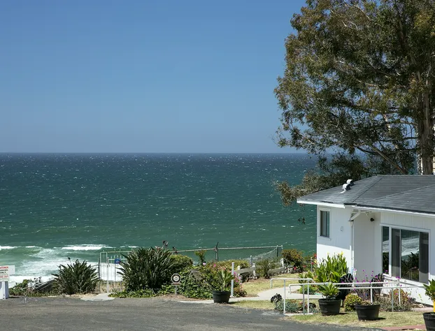 The Tides Oceanview Inn and Cottages hotel detail image 2