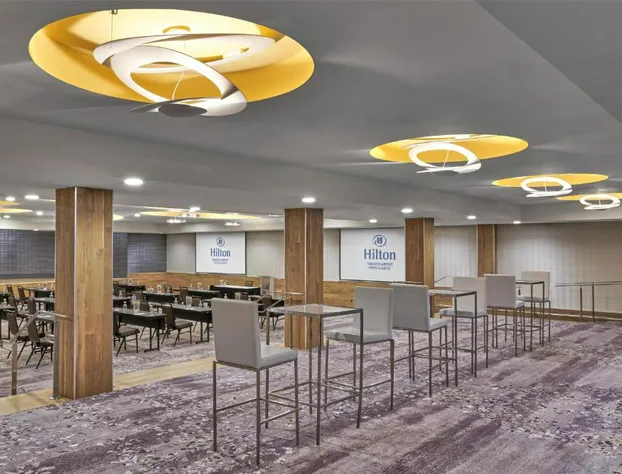 Hilton Toronto Airport Hotel & Suites hotel detail image 3