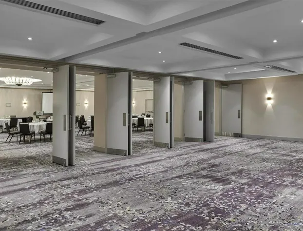 Hilton Toronto Airport Hotel & Suites hotel detail image 4