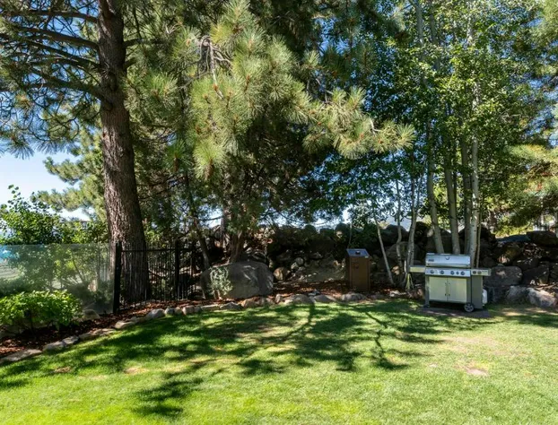 Red Wolf Lakeside Lodge hotel detail image 3