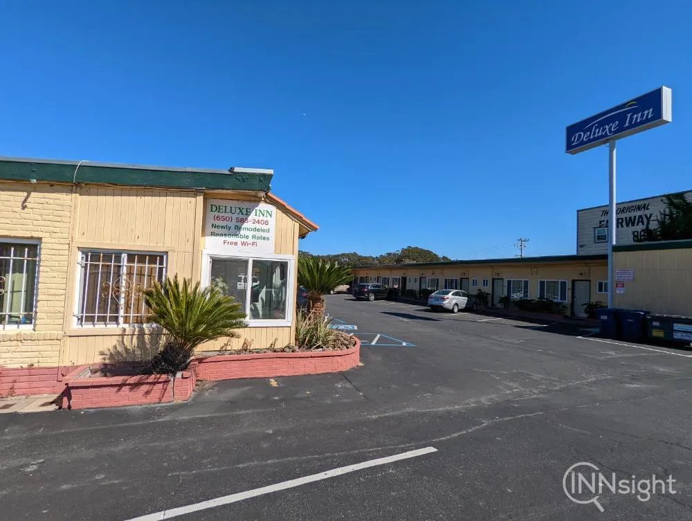 Deluxe Inn hotel hero