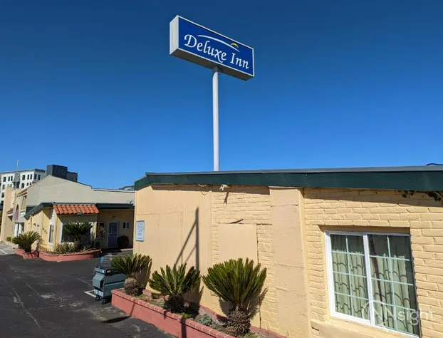Deluxe Inn hotel detail image 4
