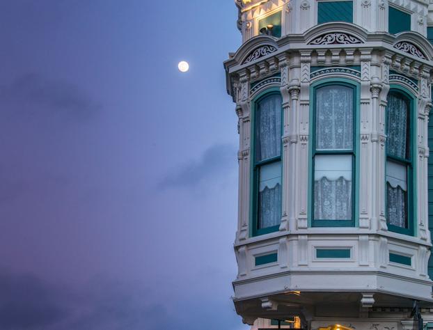 Victorian Inn hotel detail image 2