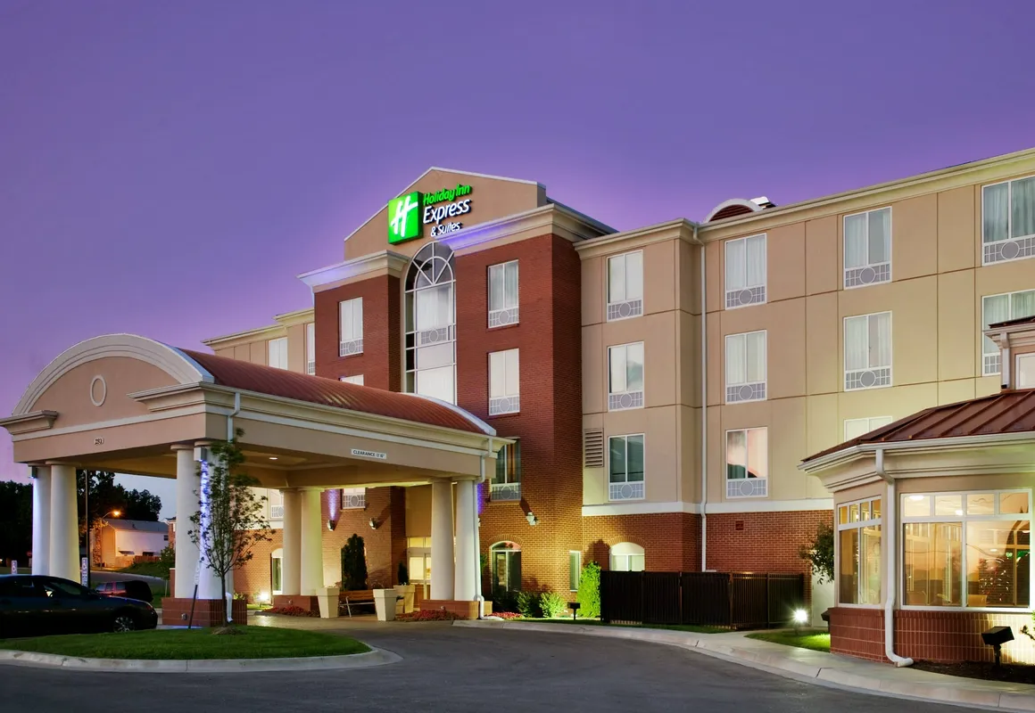 Holiday Inn Express Hotel & Suites Kansas City - Grandview by IHG hotel hero
