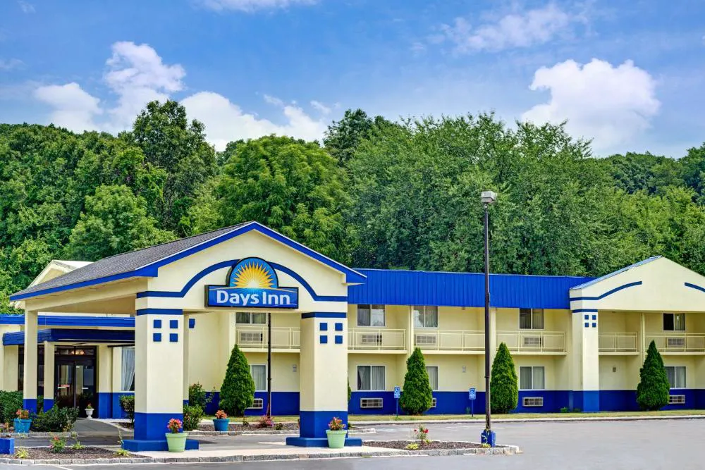 Days Inn by Wyndham Southington hotel hero