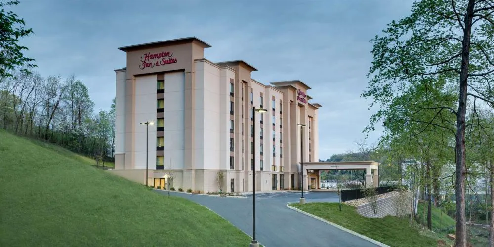 Hampton Inn & Suites Knoxville Papermill Drive hotel hero