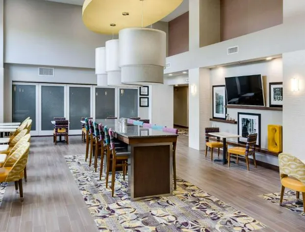 Hampton Inn & Suites Knoxville Papermill Drive hotel detail image 4