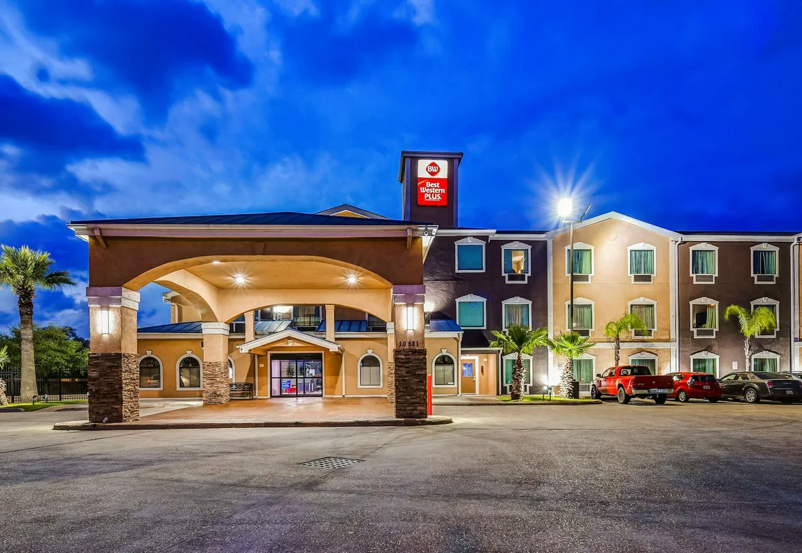 Best Western Plus Heritage Inn hotel hero