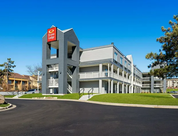 Econo Lodge hotel detail image 3