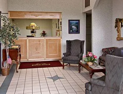 Days Inn by Wyndham Hendersonville hotel detail image 2