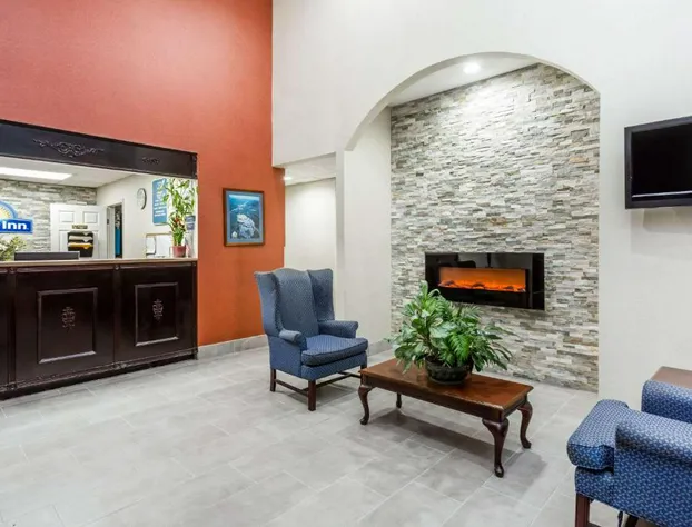 Days Inn by Wyndham Hendersonville hotel detail image 4