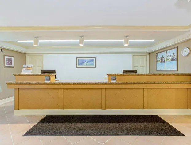 La Quinta Inn by Wyndham Orlando Airport West hotel detail image 1
