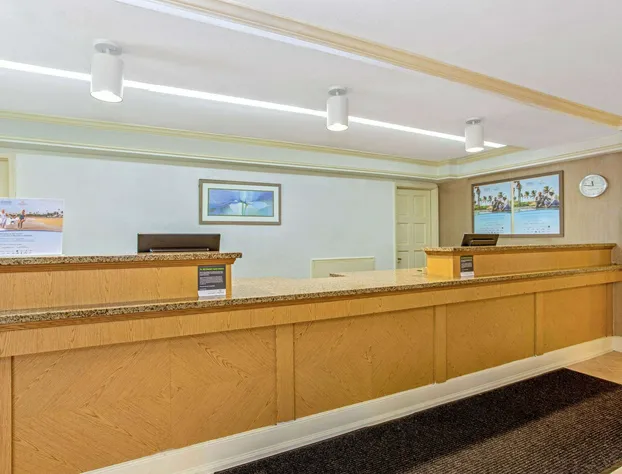 La Quinta Inn by Wyndham Orlando Airport West hotel detail image 2