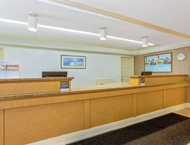 La Quinta Inn by Wyndham Orlando Airport West hotel detail image 2