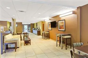 Microtel Inn & Suites by Wyndham Bryson City hotel detail image 1