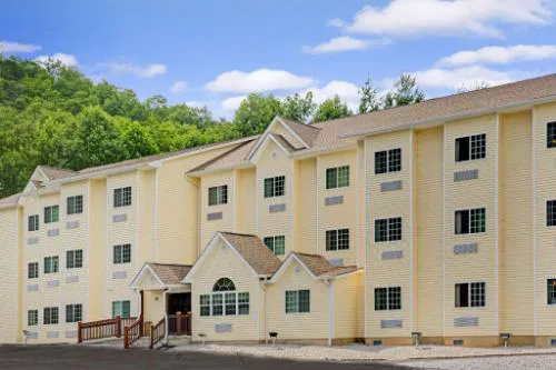 Microtel Inn & Suites by Wyndham Bryson City hotel hero