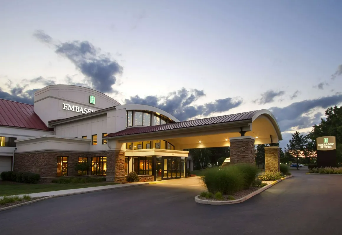 Embassy Suites by Hilton Detroit Metro Airport hotel hero