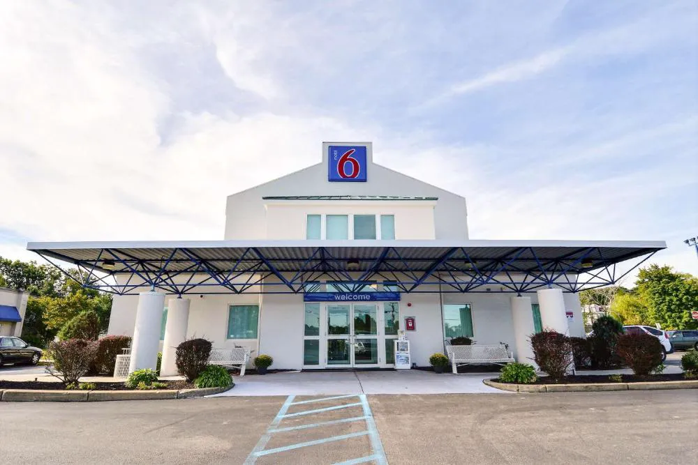 Motel 6 Tewksbury, MA - Boston hotel hero