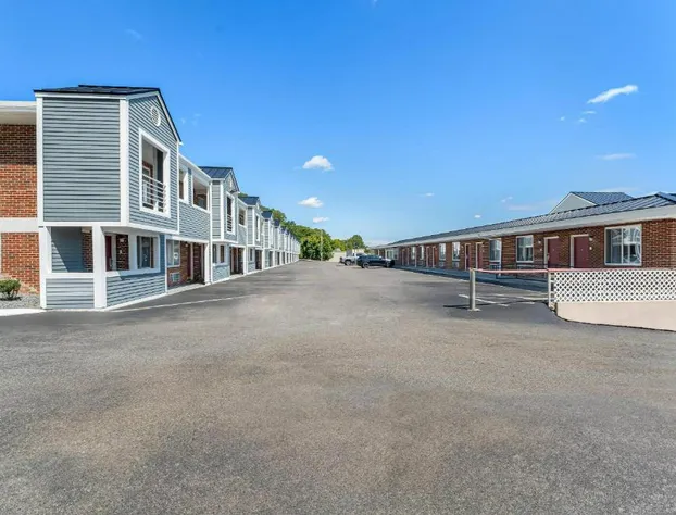 Econo Lodge Cranston - Providence hotel detail image 2