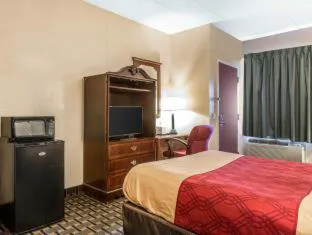 Econo Lodge Cranston - Providence hotel detail image 3