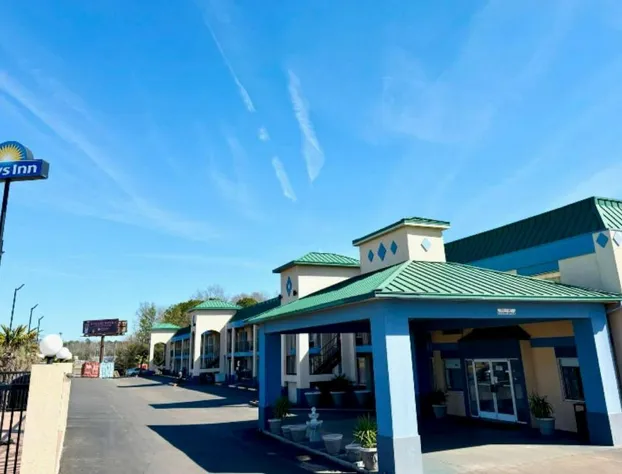 Days Inn by Wyndham Greenville hotel detail image 1