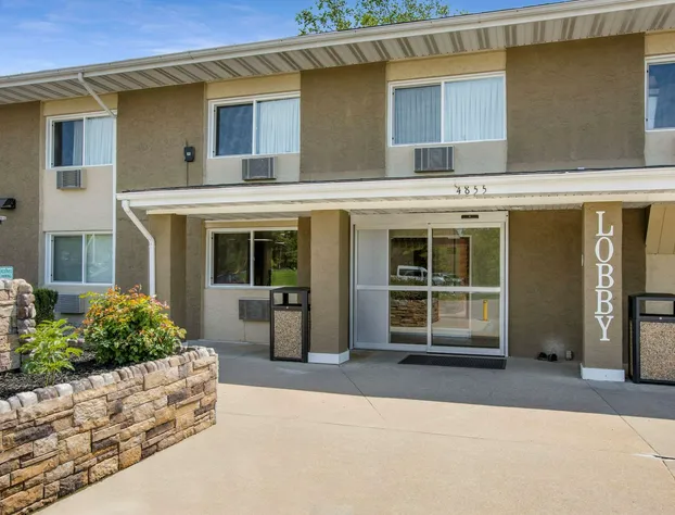 Rodeway Inn & Suites Grand Rapids Southeast hotel detail image 2