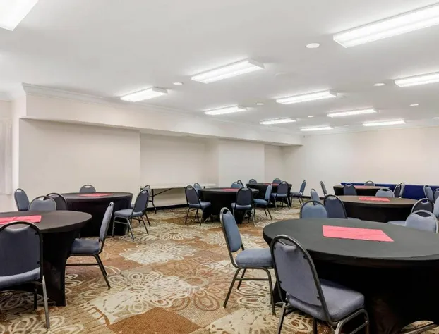 Quality Inn & Suites Denver Airport - Gateway Park hotel detail image 2