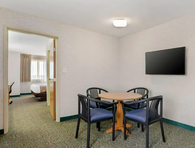 Quality Inn & Suites Denver Airport - Gateway Park hotel detail image 4