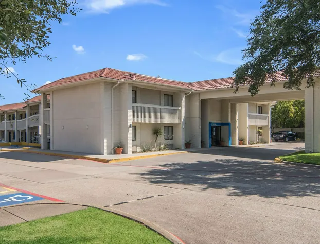 Motel 6 Addison, TX - Dallas hotel detail image 3