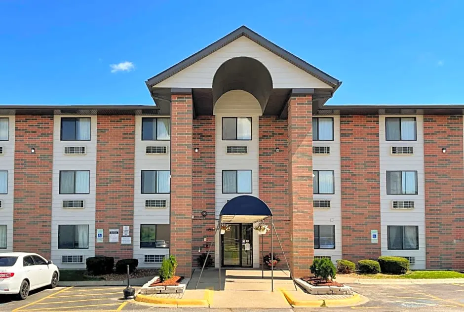 Motel 6 Elk Grove Village, IL - O'Hare hotel hero