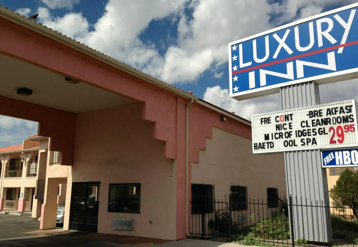 Luxury Inn hotel hero