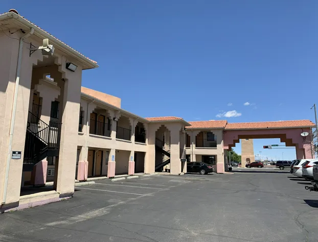 Luxury Inn hotel detail image 1