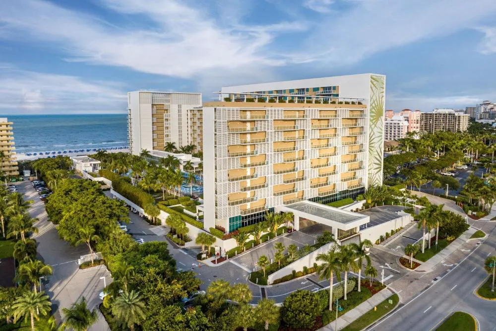Marriott's Crystal Shores hotel hero