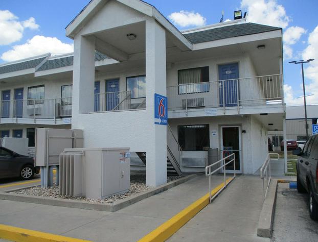 Motel 6 Austin, TX hotel detail image 2