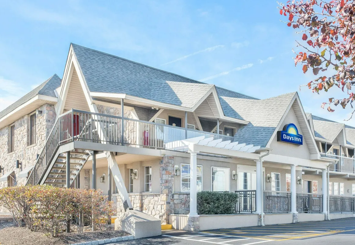 Days Inn by Wyndham Springfield/Phil.Intl Airport hotel hero