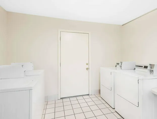 Days Inn by Wyndham Springfield/Phil.Intl Airport hotel detail image 2