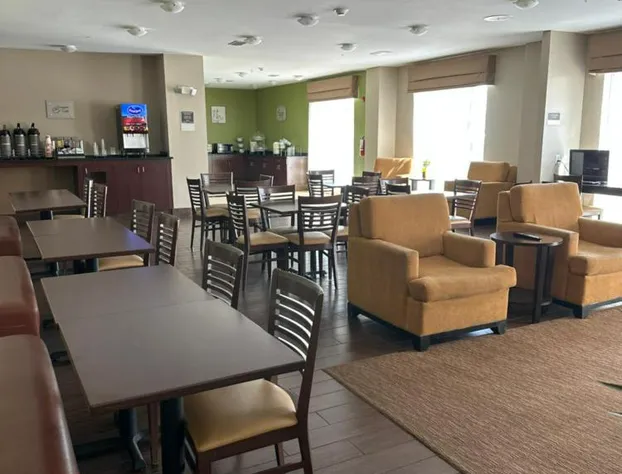 Sleep Inn & Suites Gulfport hotel detail image 2