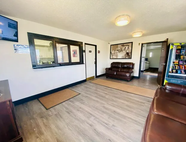 Super 8 by Wyndham Wyoming/Grand Rapids Area hotel detail image 2